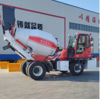 Used Concrete Mixer Yuchai Engine 9000kg Curb Weight 6 Meters Brand New Self