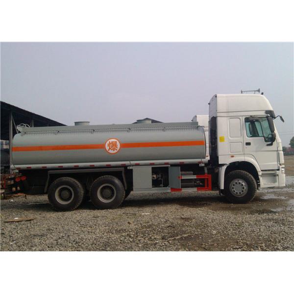 Heavy Duty HOWO 20000L 20cbm 6x4 Tanker Truck For Transporting Oil