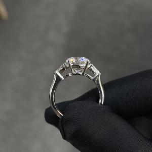 Lab Grown Diamond Rings 3.01ct CVD White F VS2 Three-stone Style Round