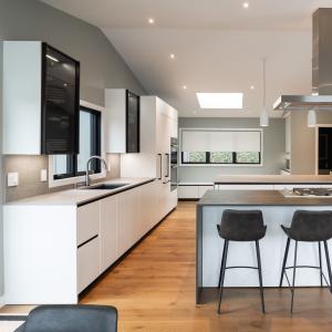 China Multifunctional White Melamine Kitchen Cabinet House Dining Table Center Unit Island on sale