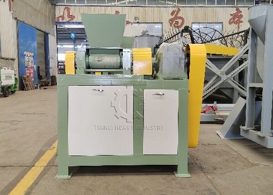 Buy Livestock Manure Fertilizer Double Roller Extrusion Granulator at wholesale prices