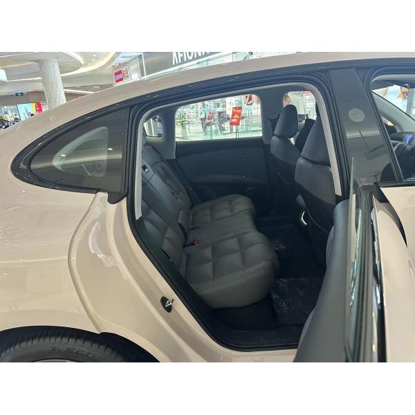 2023 High Power 4WD Zhiji LS6 EV Sports Car with Pure Electric Range of 560-702km