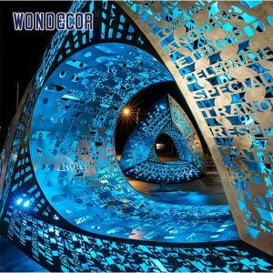 Customized Polished Stainless Steel Sculpture Triangle Hollow Geometry