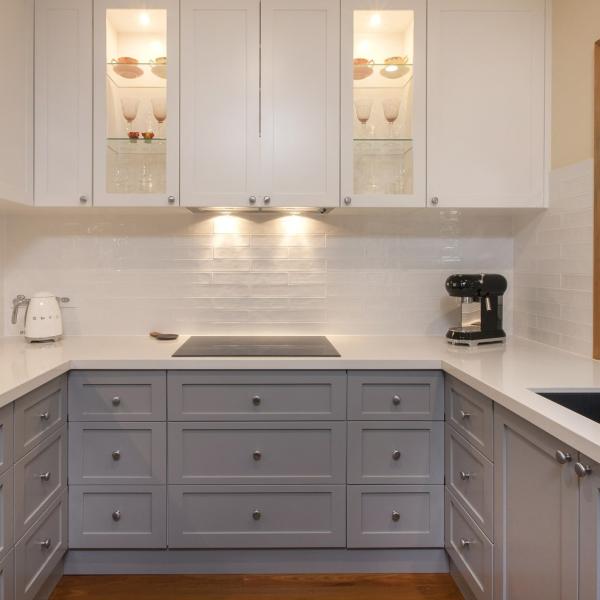 Custom Size European Style Kitchen Wall Cabinet with Guaranteed and Modern Design