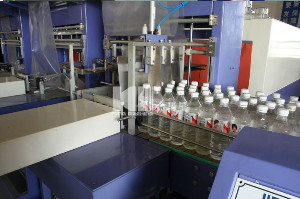 Semi-Automatic PE Film Shrink Packaging Equipment For Circular / Square