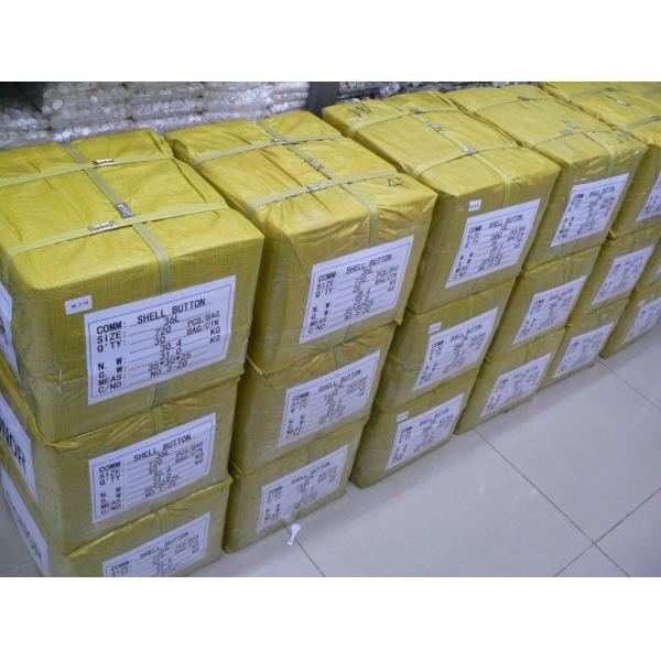 Factory wholesale high quality akoya 2 holes round natural agoya shell button for shirt dress