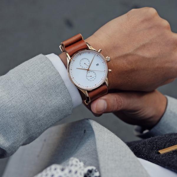 Long genuine leather strap stainless steel case back watch brand