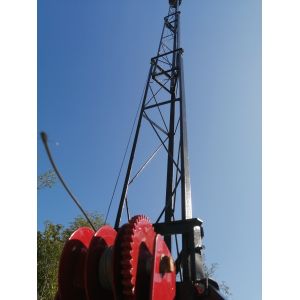 Tripod battary Winch Up 45KG 30M Lattice Steel Towers