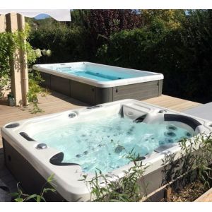 China Balboa Acrylic 6 Person Whirlpool Hot Tub With Underwater Led Light For Family And Friend on sale