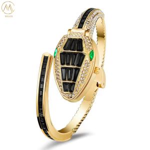 Modern Quartz Wristwatch Women′s Watch with Diamond Clamshell