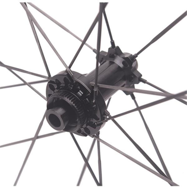 Black Carbon Road Bike Wheelset With Carbon Fiber Spokes And Straight Pulls