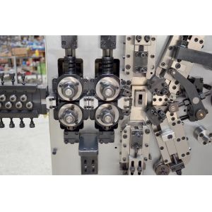 300Pcs Per Minute Wire Coiling Machine 3mm Wire Spring Coiling Machine 5 Axis