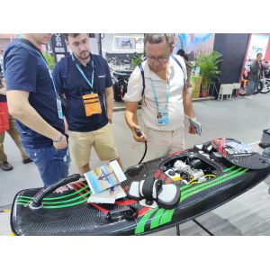 Customized Logo Yacht Exhibition Fuel-Powered Carbon Fibre Surfboards for Speed