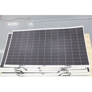 520W 70 Pieces Per Pallet 23.5% Power Efficiency Flexible Solar Modules at Short