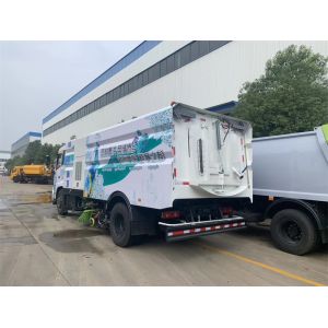 Efficient Multi Functional Road Sweeper Vehicle Combining Sweeping And Washing