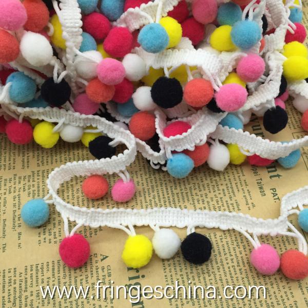 Machine producing OEM wholesale beautiful fabric drapery trimmings beaded pom pom fringes