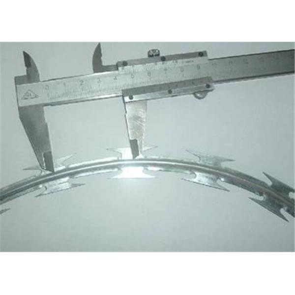 Buy Stainless Steel Hot Dipped Galvanized Concertina Razor Blade Barbed Wire Mesh Fence at wholesale prices