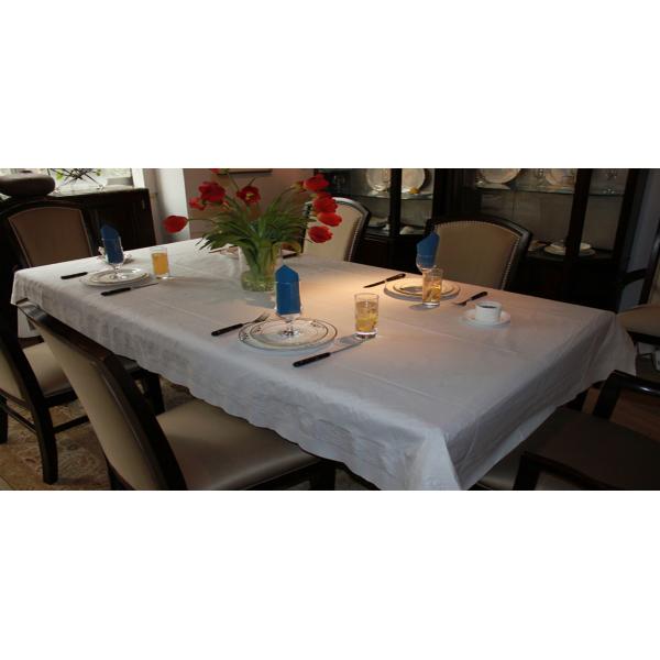 Embossed Patteren 3ply 1.37x2.74m Disposable White Paper Tablecloths Use Party