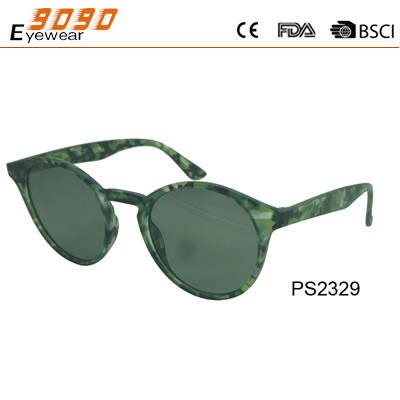 Buy Sunglasses in fashionable design,made of plastic ,suitable for men and women at wholesale prices