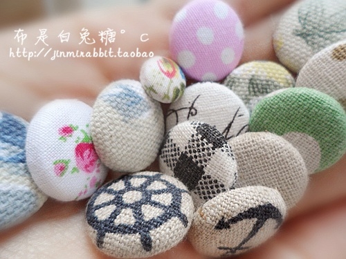 2019 fashion new hot sale wholesale black/white colorful 4/2/1 holes knit wholesale flat back cover buttons