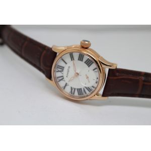 Trendy fashion luxury wrist watch ladies with stainelss steel materials , quartz