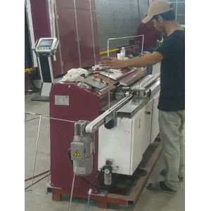 China Automatic Butyl Sealant Extruder Machine To Spreading Butyle To Aluminum Frame on sale