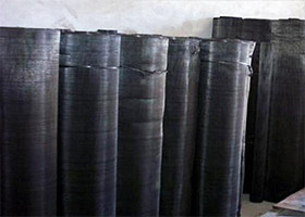 Buy Extruder Iron Fine Black Wire Cloth , Plastic Coated Hardware Cloth at wholesale prices
