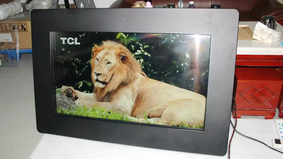 43-Inch Outdoor Digital Signage with 5mm Tempered Glass 50,000 Hours Lifespan and Android OS