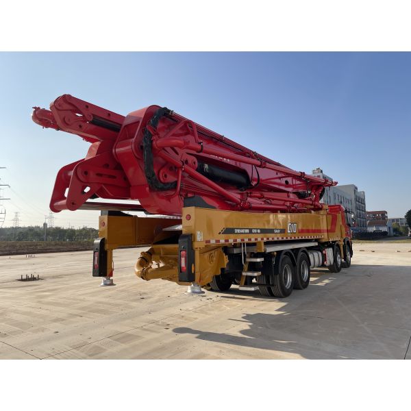 Sany 62M Concrete Pump Truck with 170 m³/h Output and 13.5 MPa Pressure on Volvo Chassis