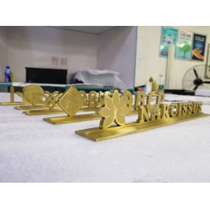 IP65 Office Wayfinding Signage , Wall Mounted Hospital Directional Signs