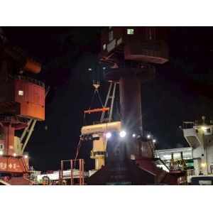 Customized Logo Fuel Tank Semi Trailer with 1 or 2 Tire Spare Racks for Fuel Transportation and Storage Solutions