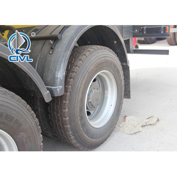 SINOTRUK HOWO OIL TANK Truck 6 X 4 371HP 12.00R20 Radial tire 20-50T Capacity with OIL PUMP