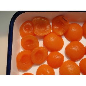 Yellow Peeled Freshly Frozen Foods Apricot In Syrup ISO Certification