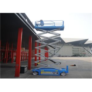 3.3kw Self Propelled Scissor Lift 227kg Rated Loading Capacity Multiple Disc