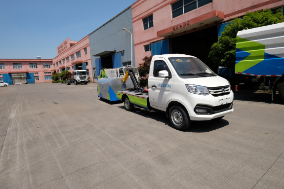 Gasoline 92# Used Hooklift Dumpster Truck 4.1M3 1.5ton Hook Loader Garbage Truck