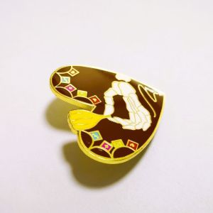Iron Heart Shaped Stamped Custom Hard Enamel Pins With Gold Plating And Double