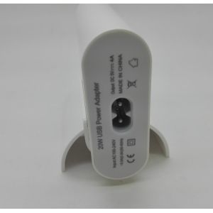 white colore 5USB adapter