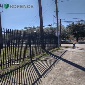 China Coastal Tubular Steel Fence Humidity Resistant on sale