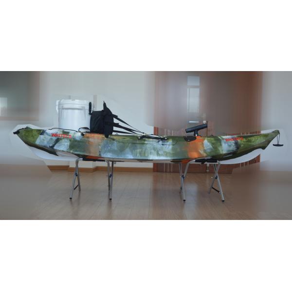 Solo Top Angler Kayaks UU Resistant Triple Colors Elastic Moving On Water