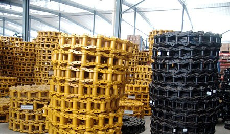 Buy Track Linik Komatsu PC200 excavator undercarriage at wholesale prices