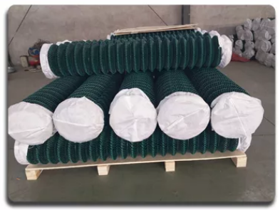 3.5mm Thick Plastic Coated Chain Wire Fencing Light Green And Dark Green Anti rust