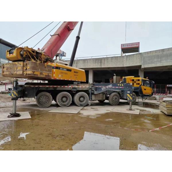 STC1000C 100T Truck Crane Your Trusted Equipment for Heavy Lifting in Constructi