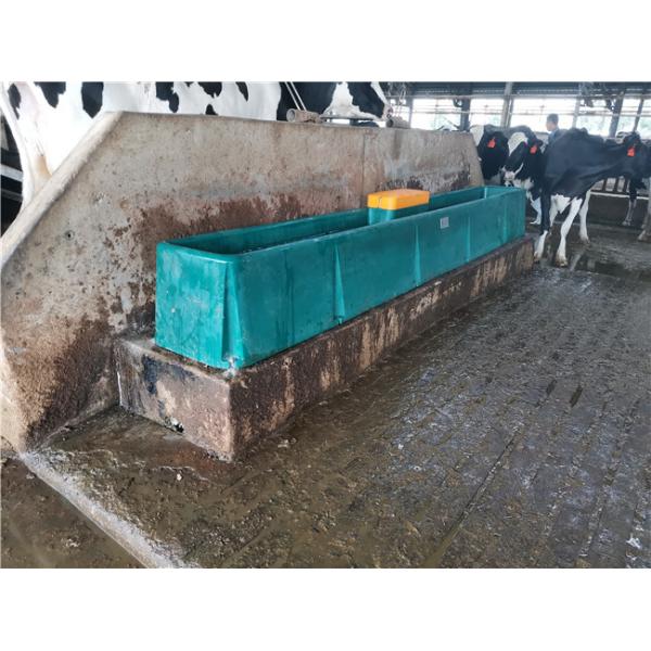 Cow Frost Proof Thermal 98KG Cattle Water Drinkers 560mm Heated Water Trough