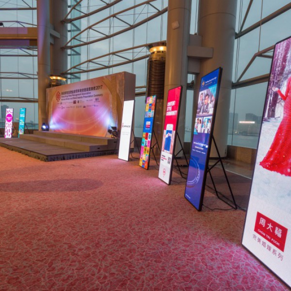 Aluminum Panel Commercial LED Display Screen Take Your B2B Marketing to the Next Level