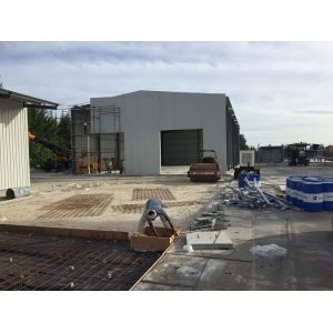 Lightweight Steel Portal Frame House With Roller Shutter Door 200km / H Wind