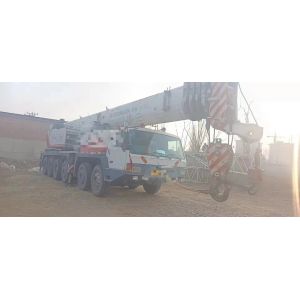 2009 Zoomlion Truck Crane of 100 Ton with 4 Shafts and Maximum Lifting Weight