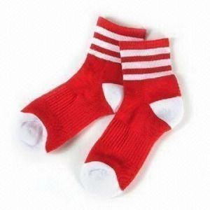 China Cotton knitted custom logo, design women's Cotton Sport Socks on sale