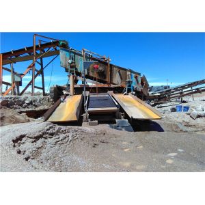 Double Deck Vibrating Screen Gold Mining Machine Processing Capacity 150t/H