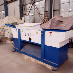 One Axis 1700kg 300kg/H Wood Shaving Making Machine