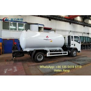 Sinotruk Howo 4x2 6 Wheeler 4T LPG Tanker Truck